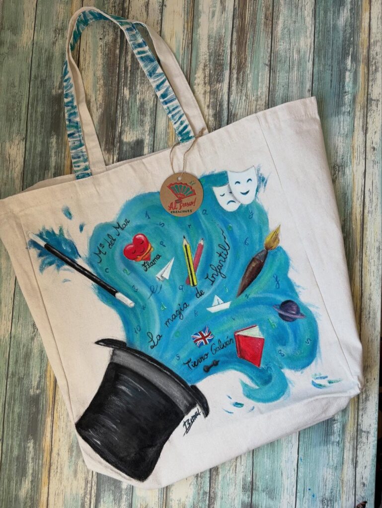 Tote bag para una maestra con magia – pintura textil sobre tote bag, Al fresco! Creaciones (Murcia)