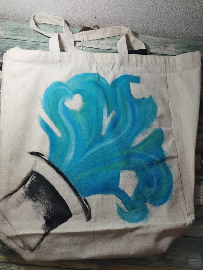 Tote bag para una maestra con magia – pintura textil sobre tote bag (detalle 1), Al fresco! Creaciones (Murcia)